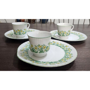 Vintage 70s EUC Taste Setter Daisy Hostess Snack Sets Green Yellow White